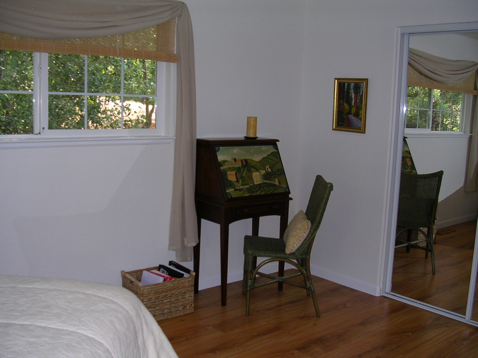 Second bedroom.